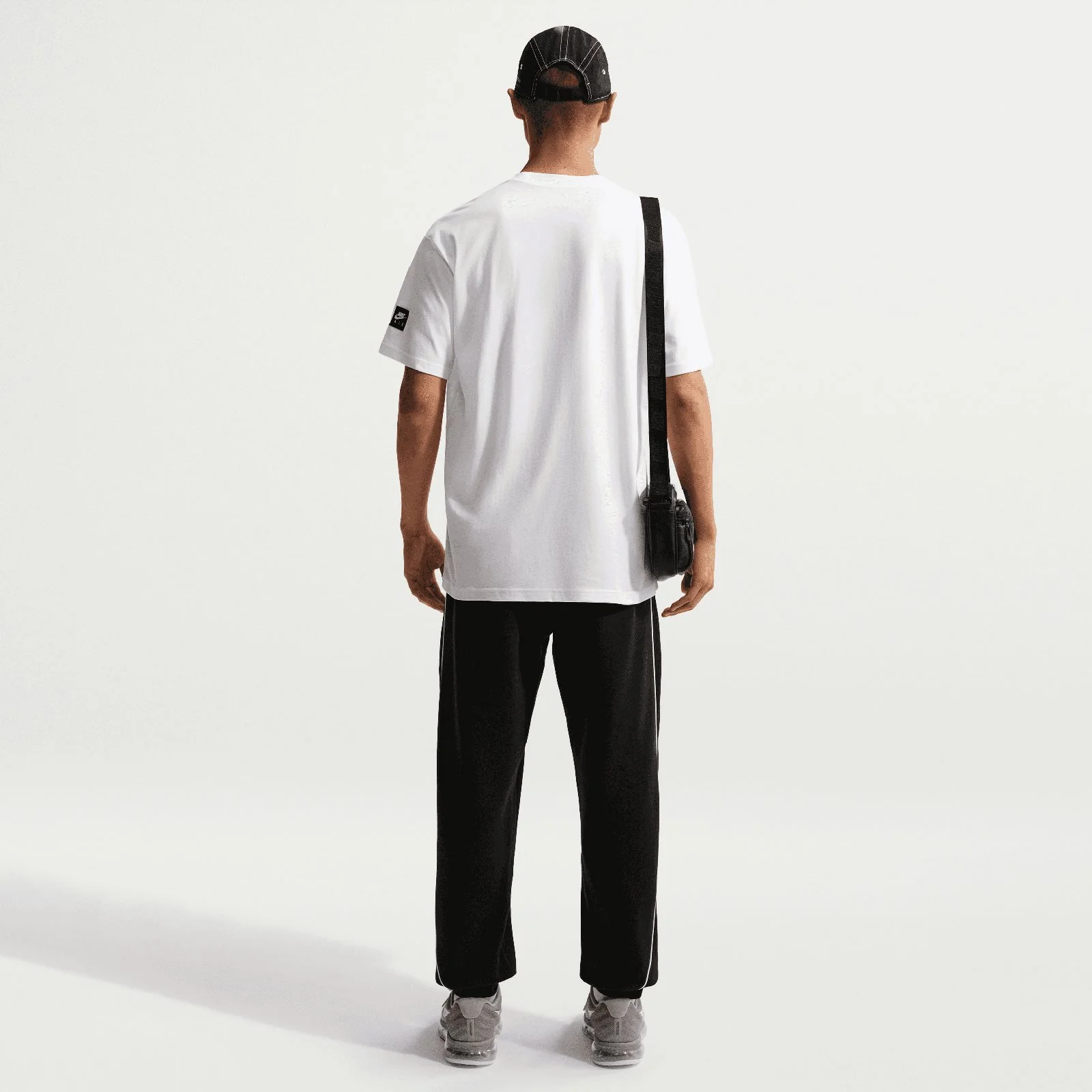 Nike Sportswear Mens T-Shirt - Image 7