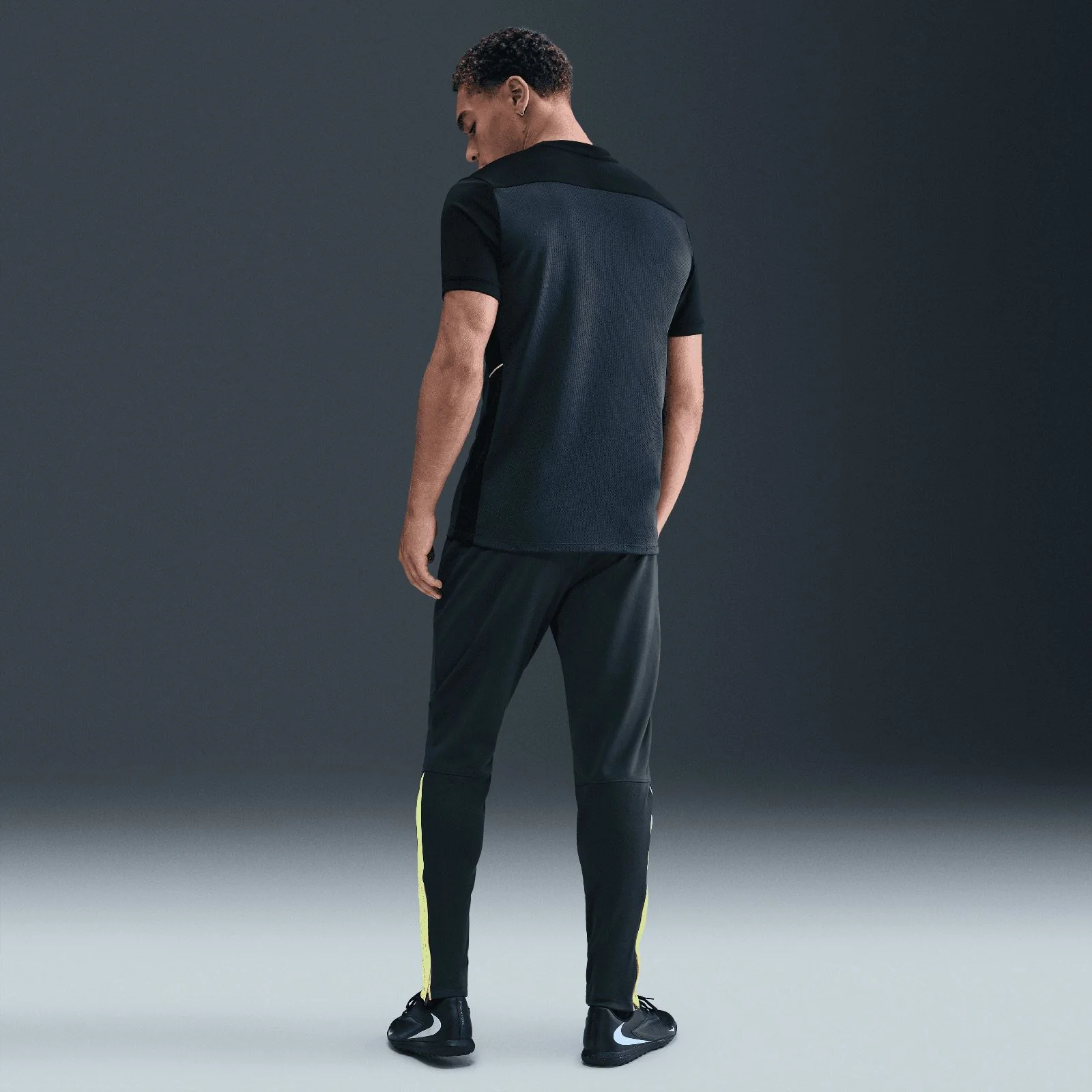 Nike Academy Winter Warrior Mens Therma-FIT Soccer Pants - Image 8
