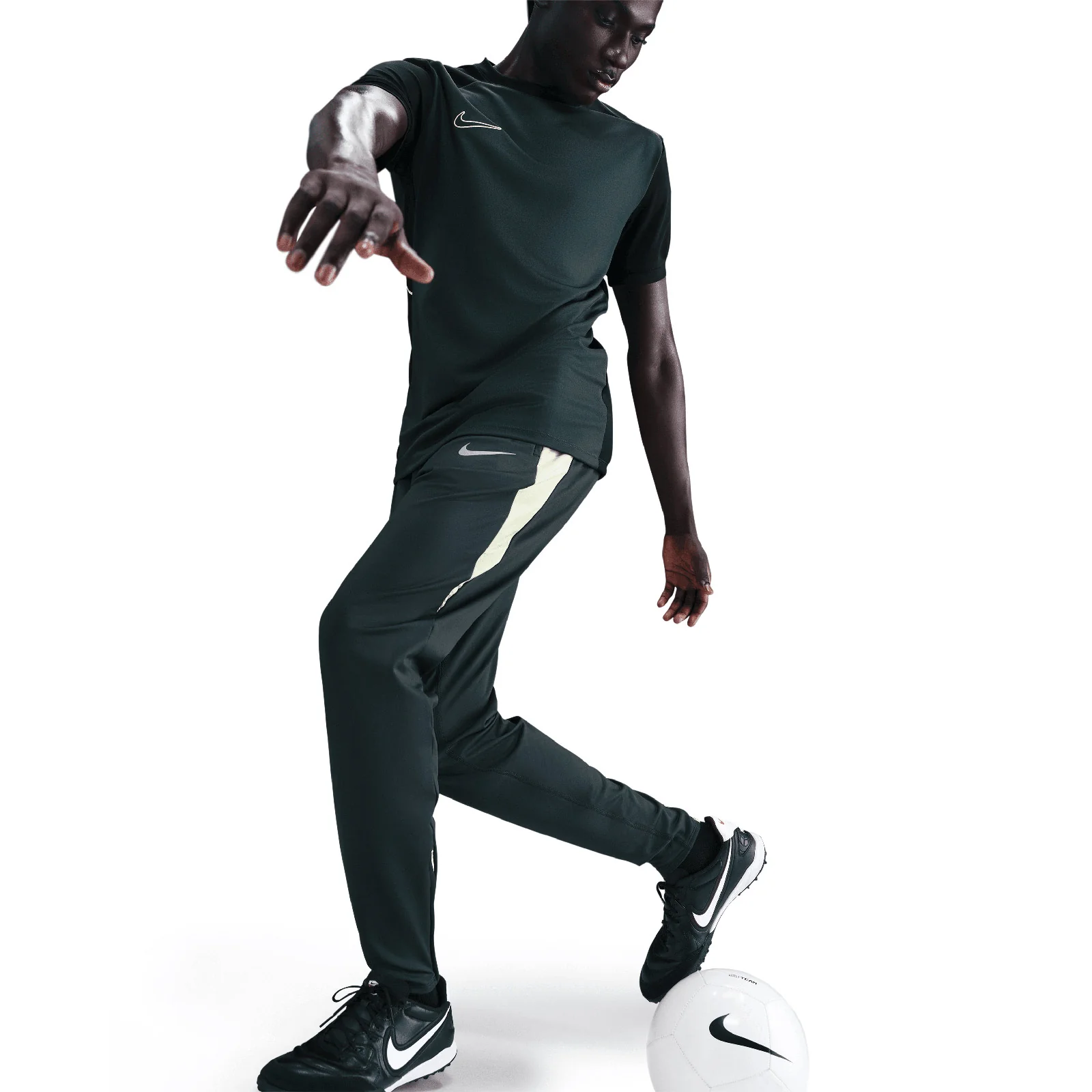 Nike Strike Mens Therma-FIT Soccer Pants - Image 4