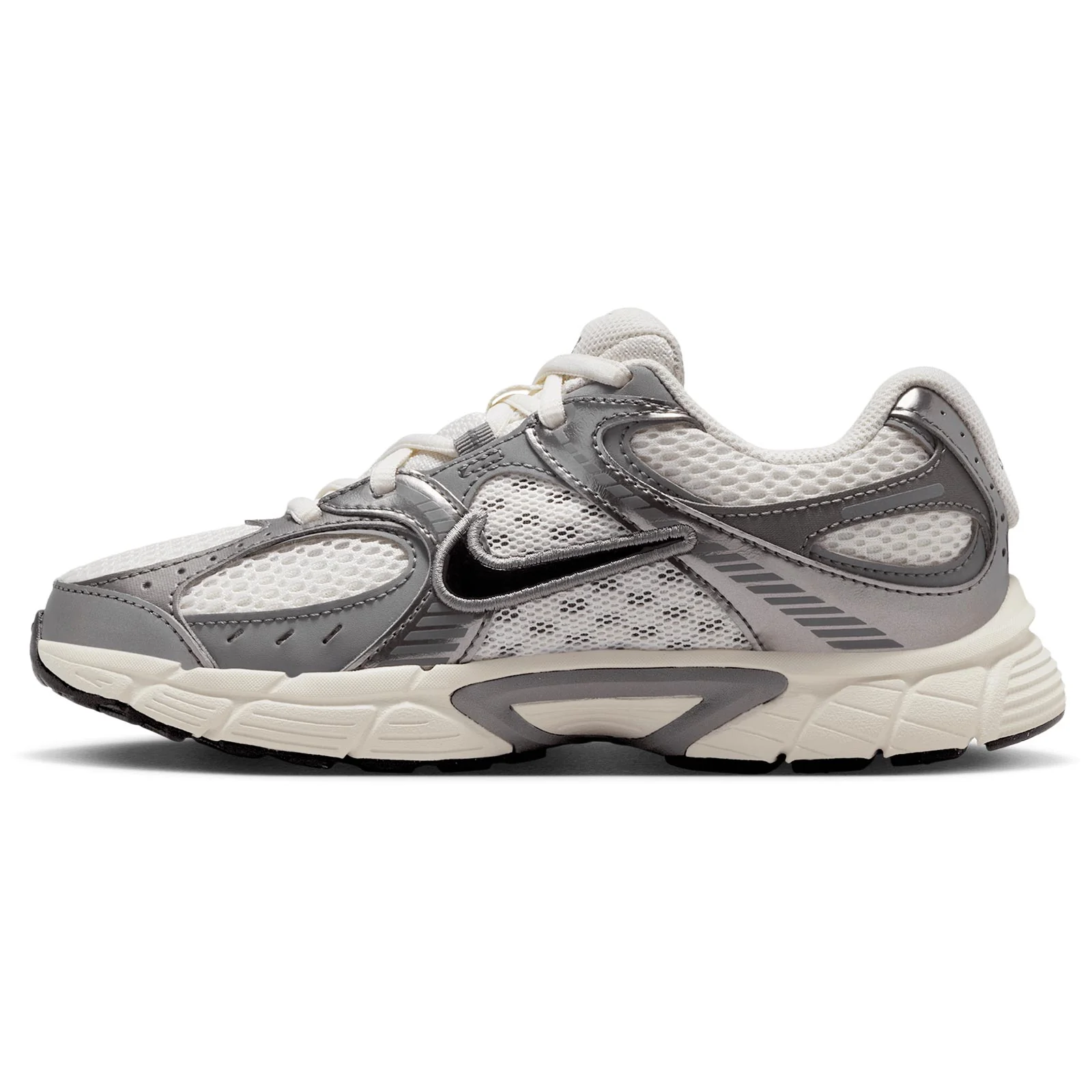 Nike V5 RNR Kids Shoes - Image 2