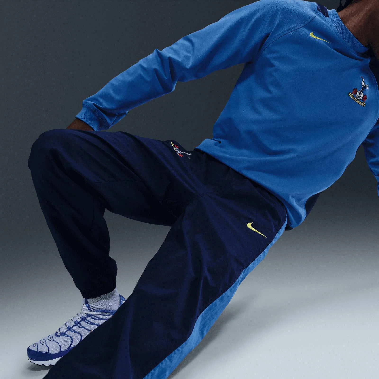 Nike Tottenham Hotspur Third Mens Total 90 Soccer Woven Track Pants - Image 5