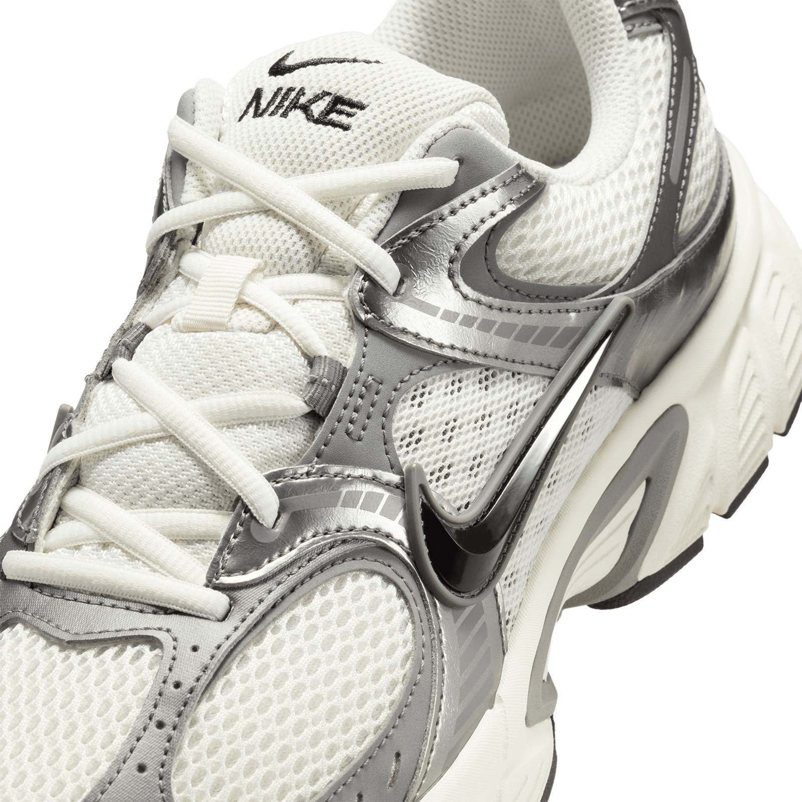 Nike V5 RNR Mens Shoes - Image 5