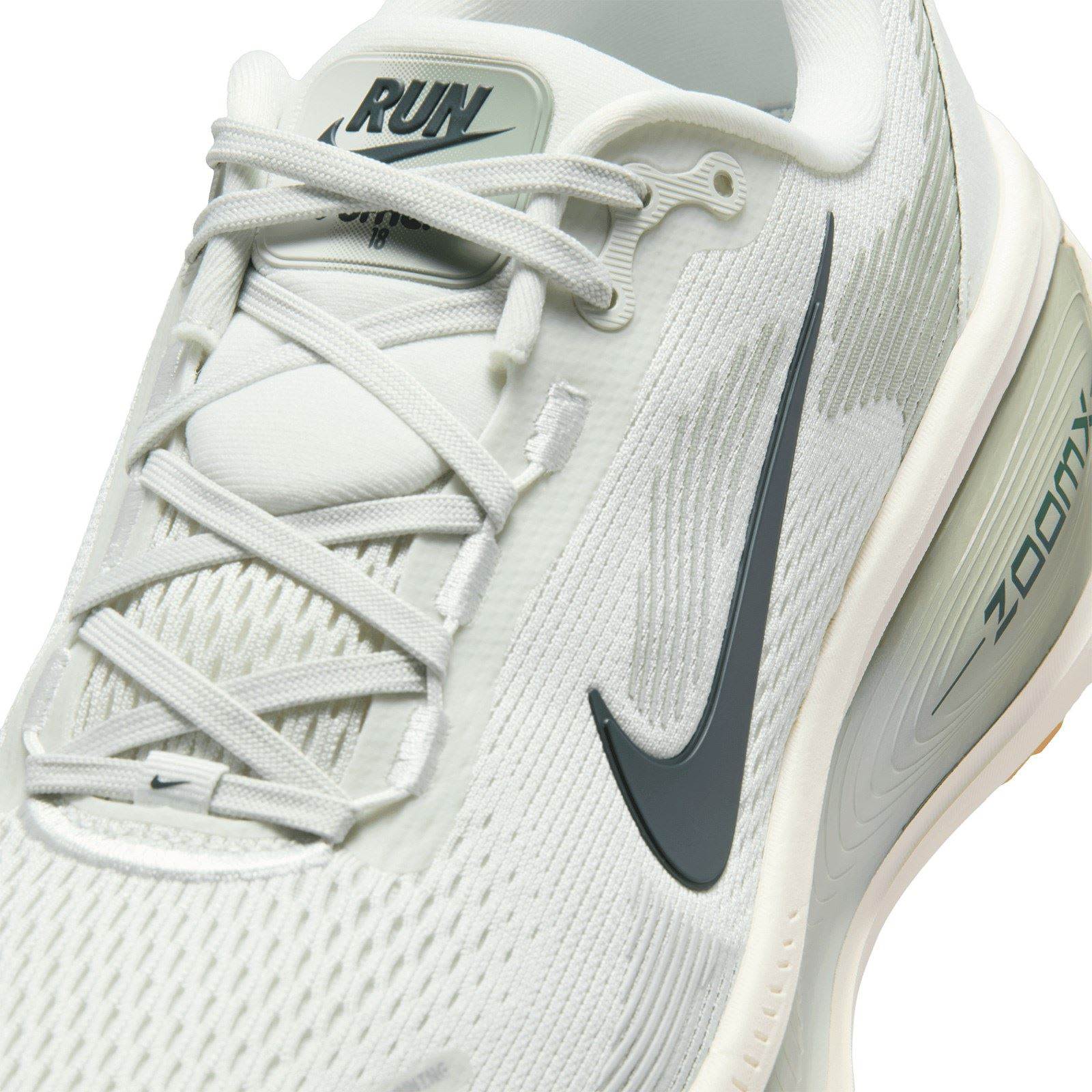 Nike Vomero 18 Mens Road Running Shoes - Image 5