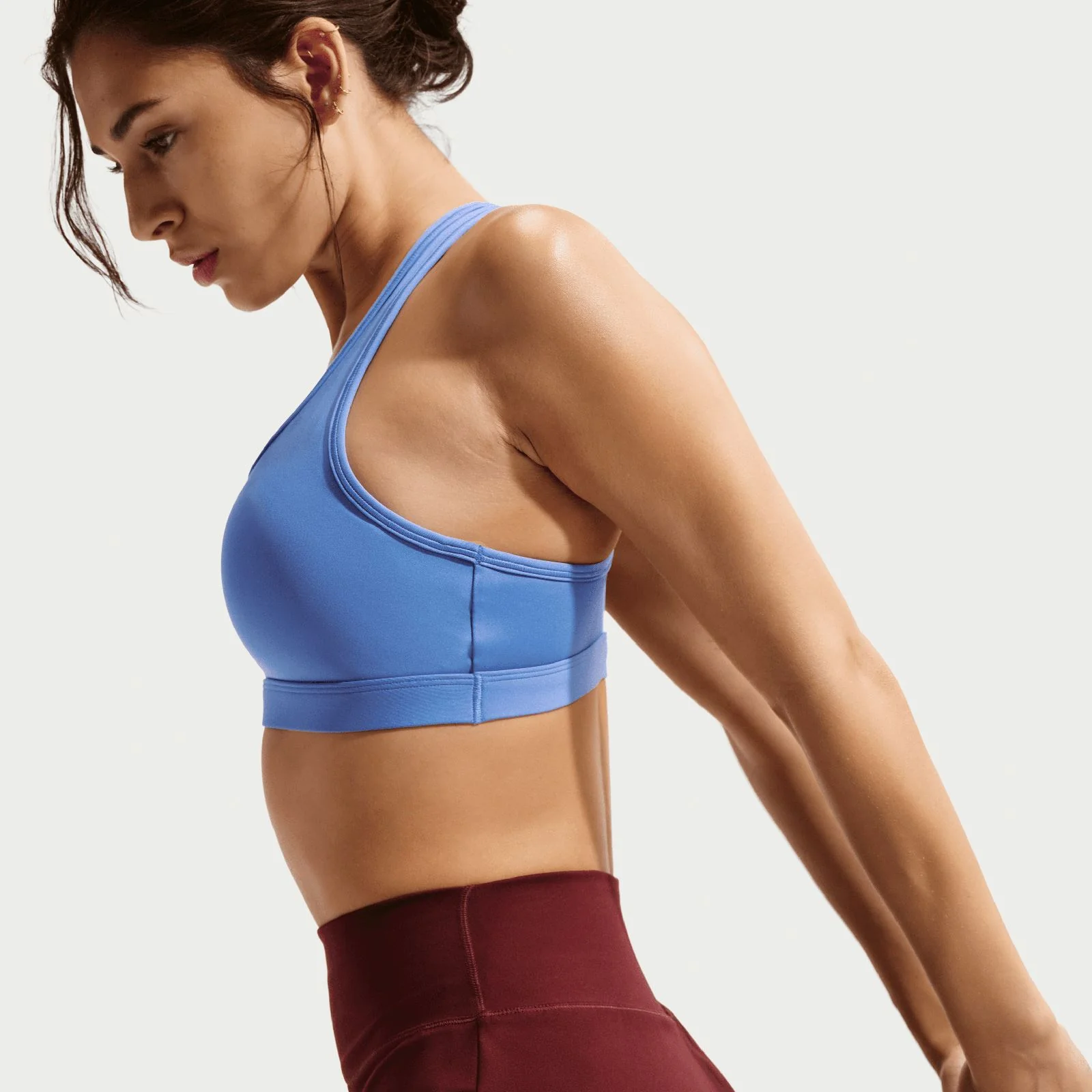 Nike Swoosh Medium Support Womens Padded Sports Bra - Image 5