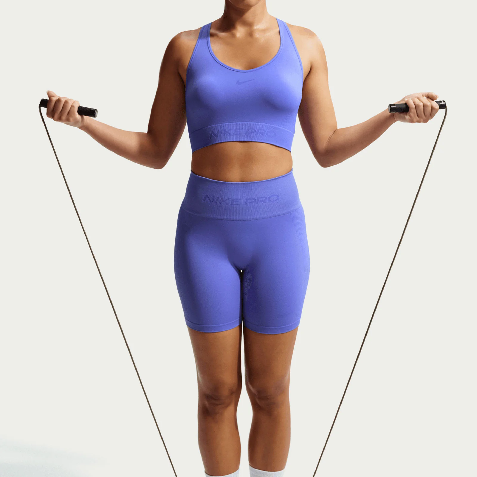 Nike Pro Seamless Womens Dri-FIT Cropped Tank Top - Image 4