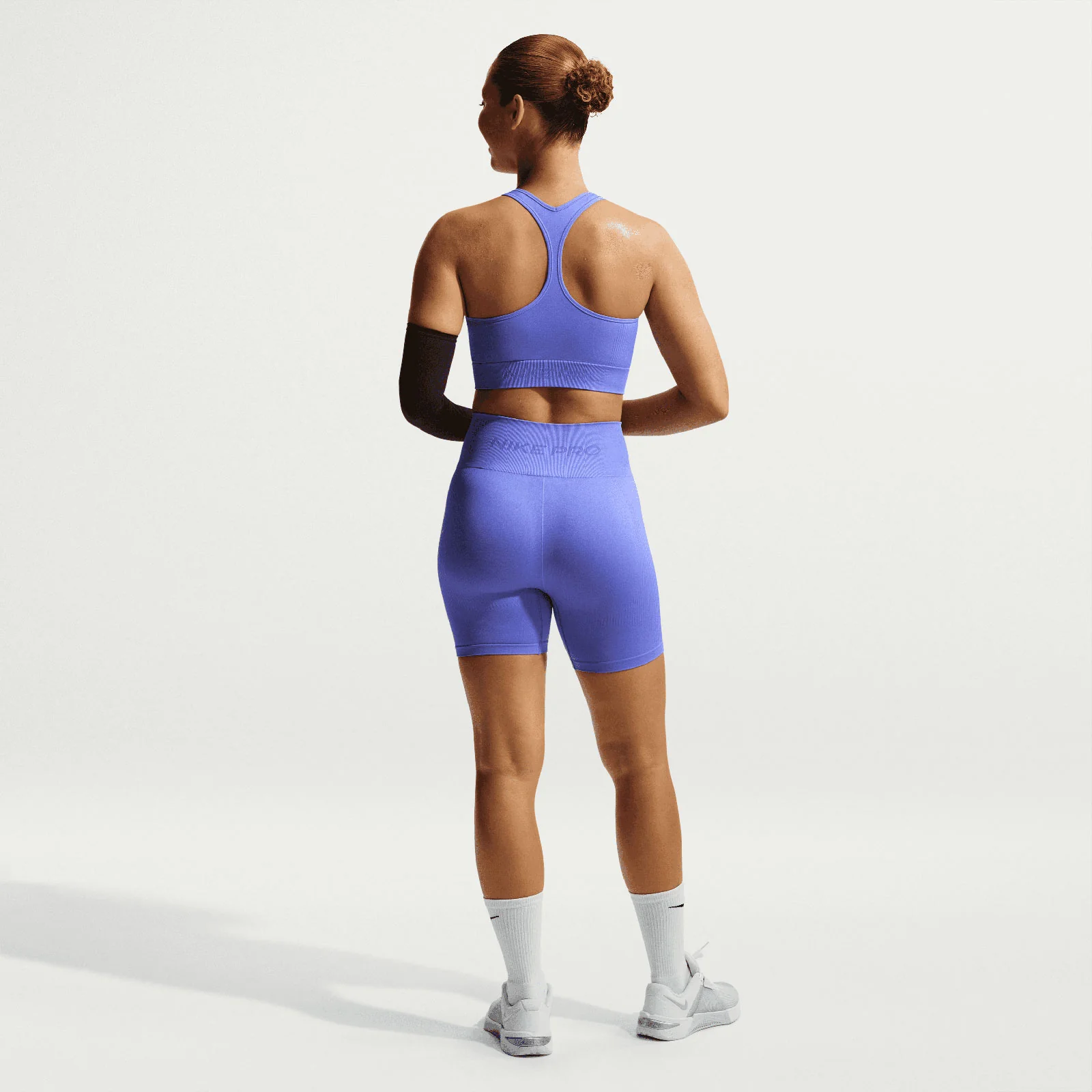 Nike Pro Seamless Womens Dri-FIT Cropped Tank Top - Image 7