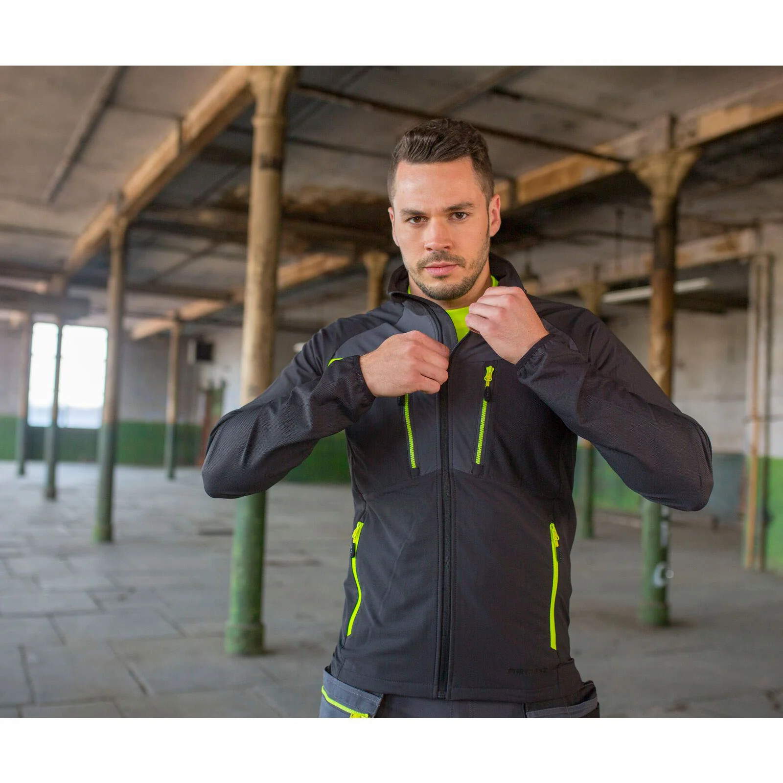 Portwest DX4 Zip Lightweight Mid Layer - Image 3