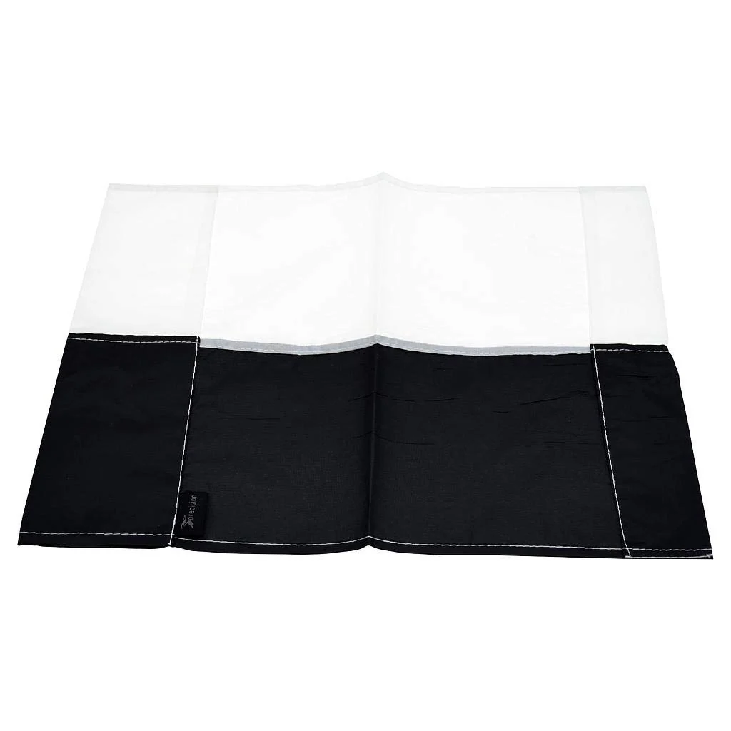 Precision Corner Flag Black / White