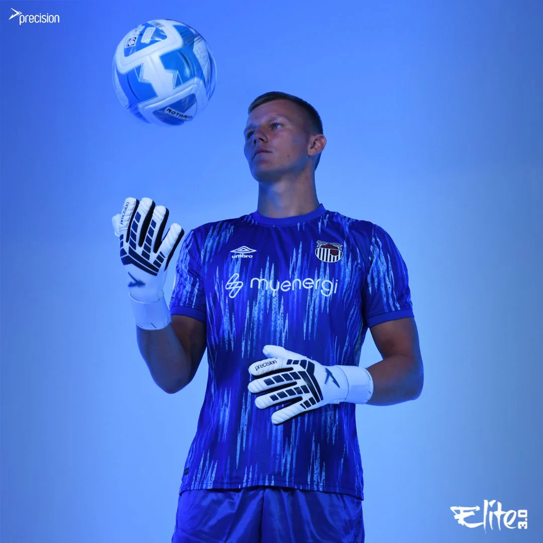 Precision Elite 3.0 Giga Goalkeeper Gloves - Image 6
