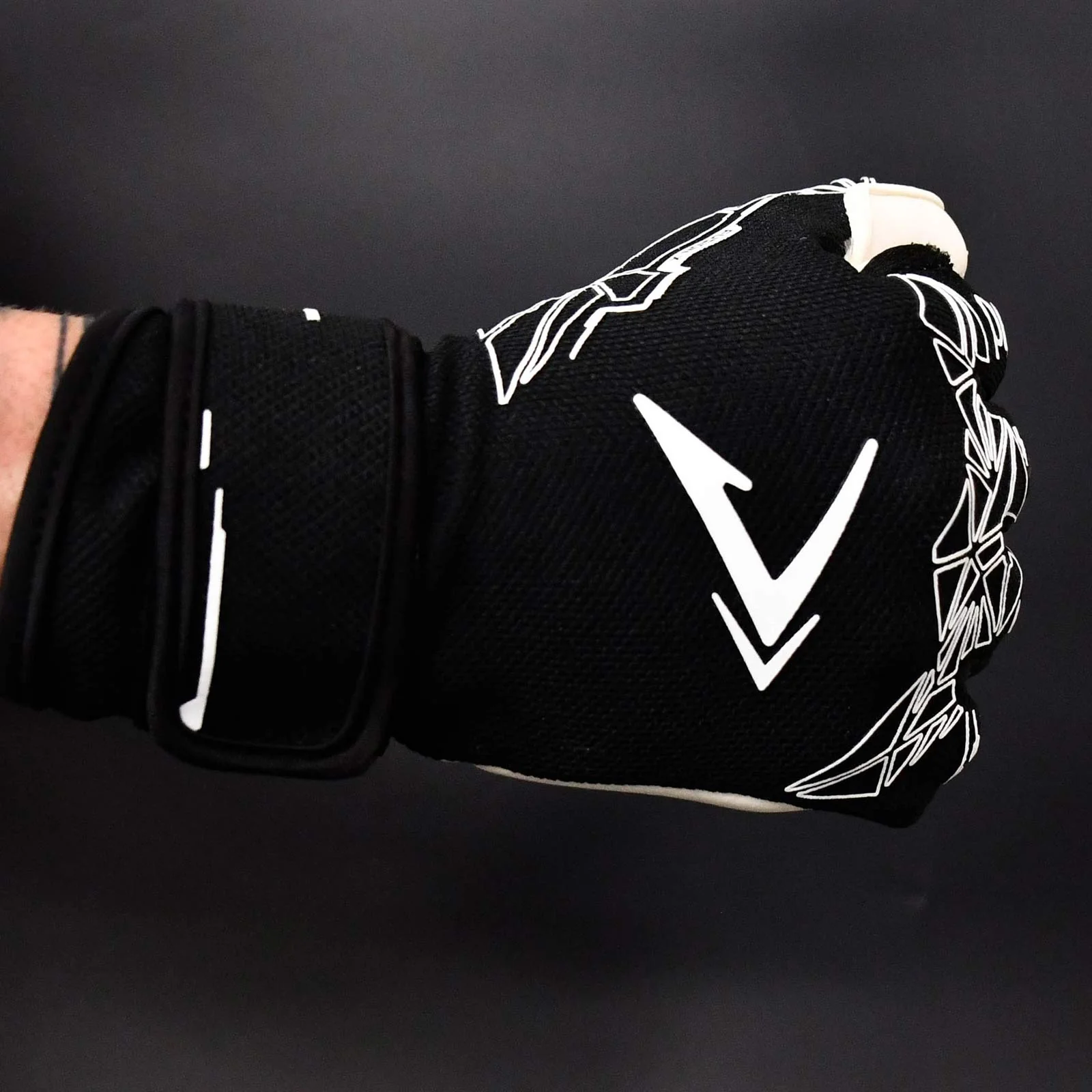 Precision Junior Fusion X Pro Lite Giga Goalkeeper Gloves - Image 3