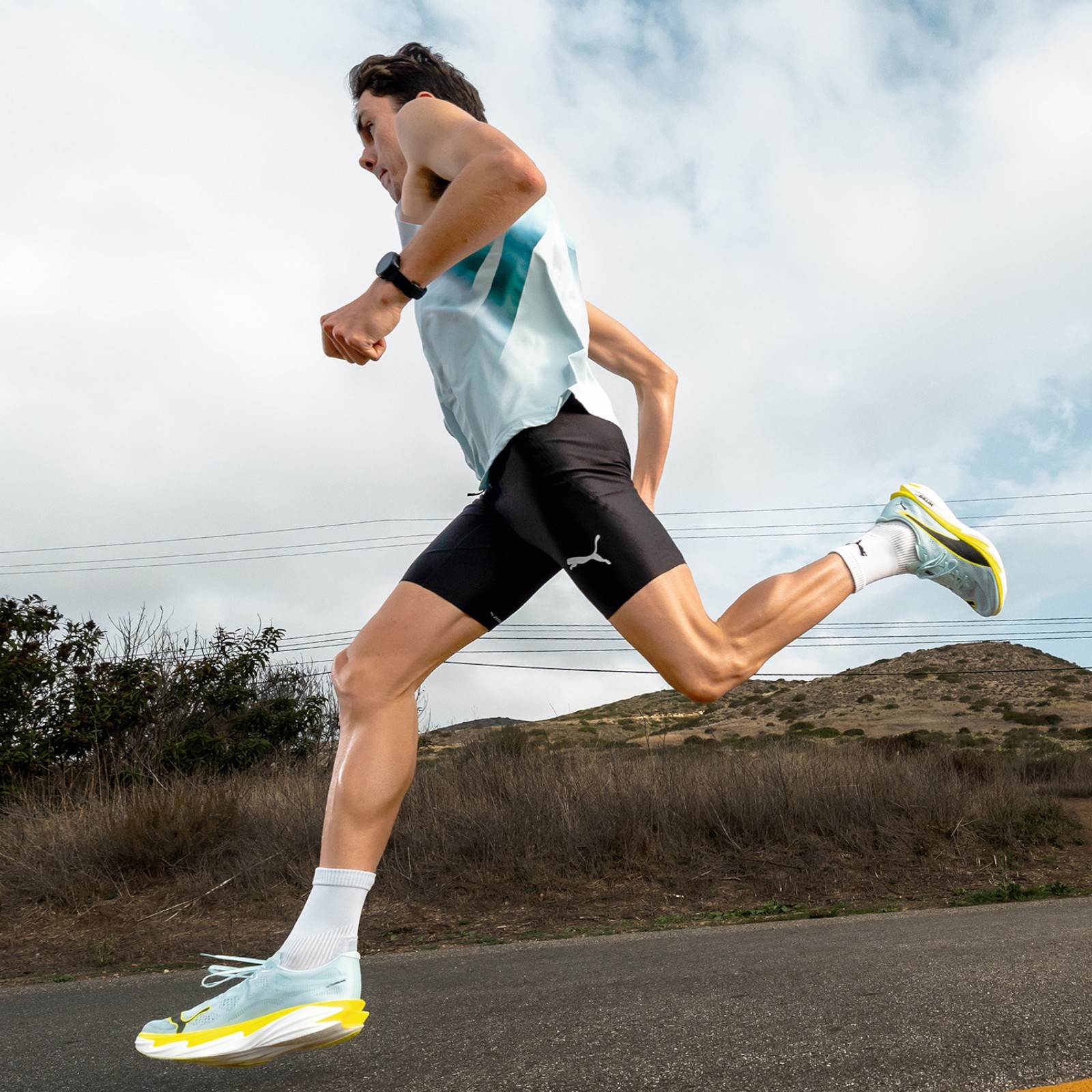 Puma Deviate NITRO™ Elite 4 Mens Lightweight Running Shoes - Image 7