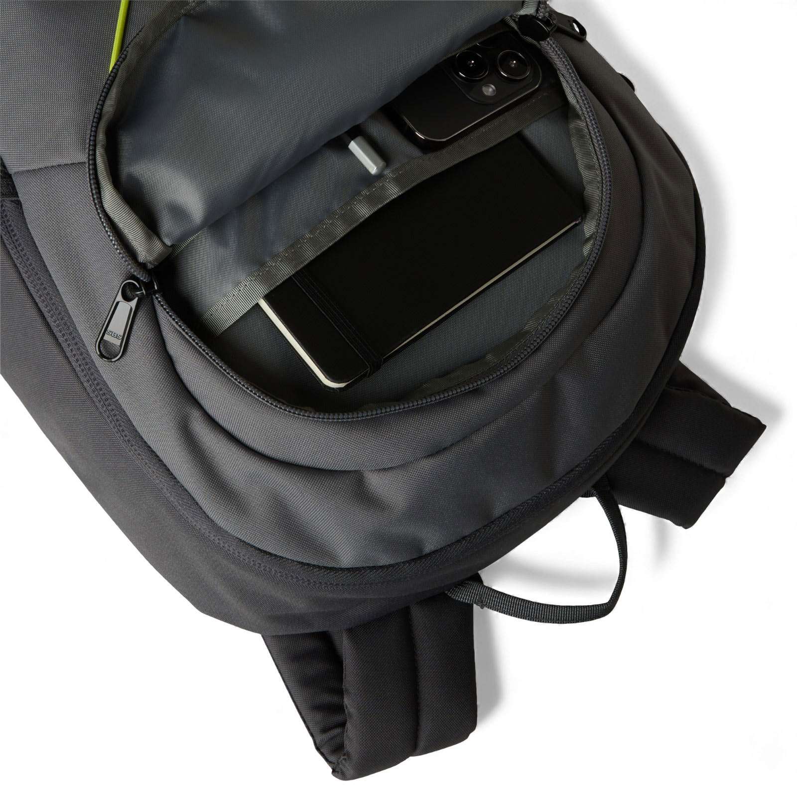 The North Face Rodey 27-Litre Backpack - Image 5
