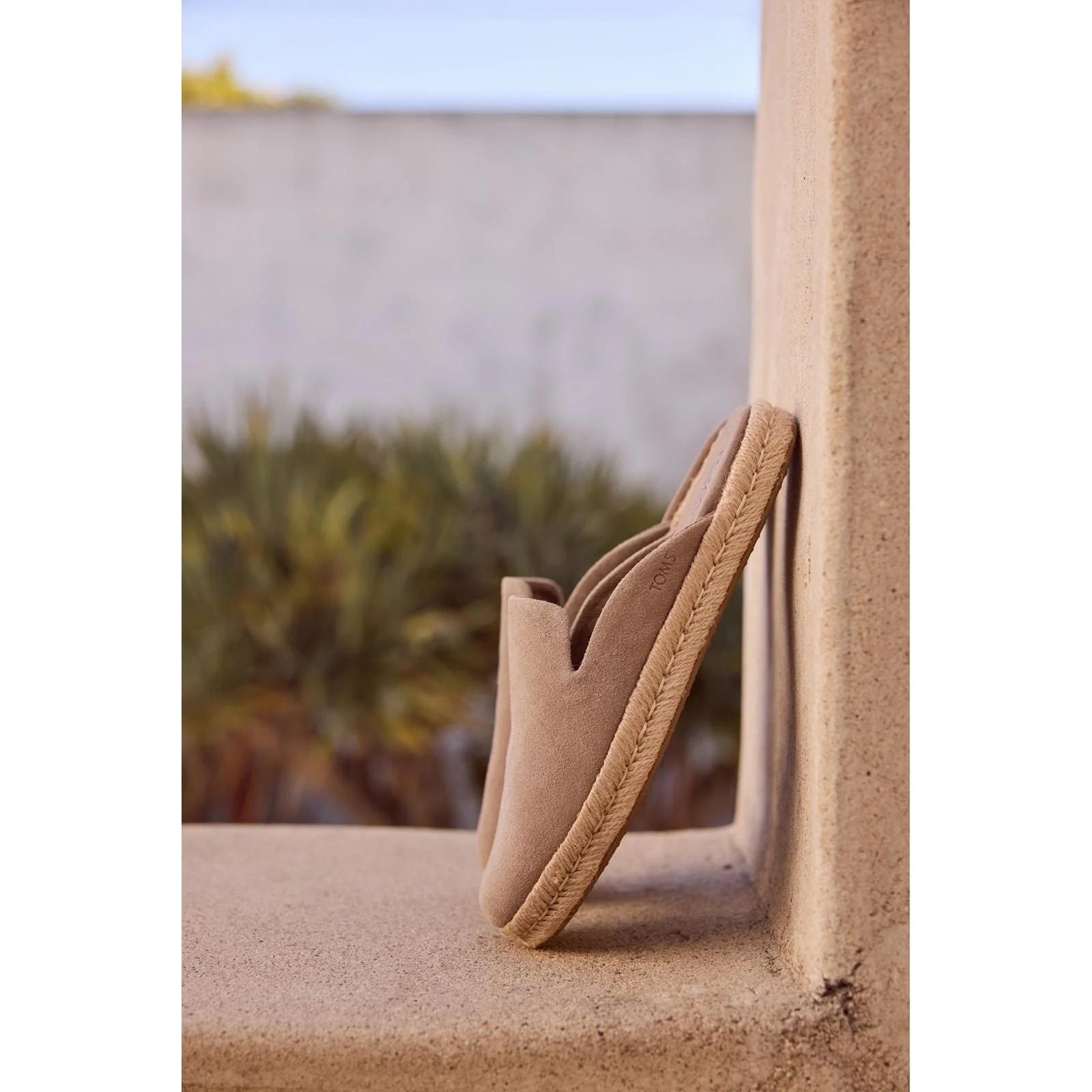 TOMS Womens Santiago Mule Dune - Image 3