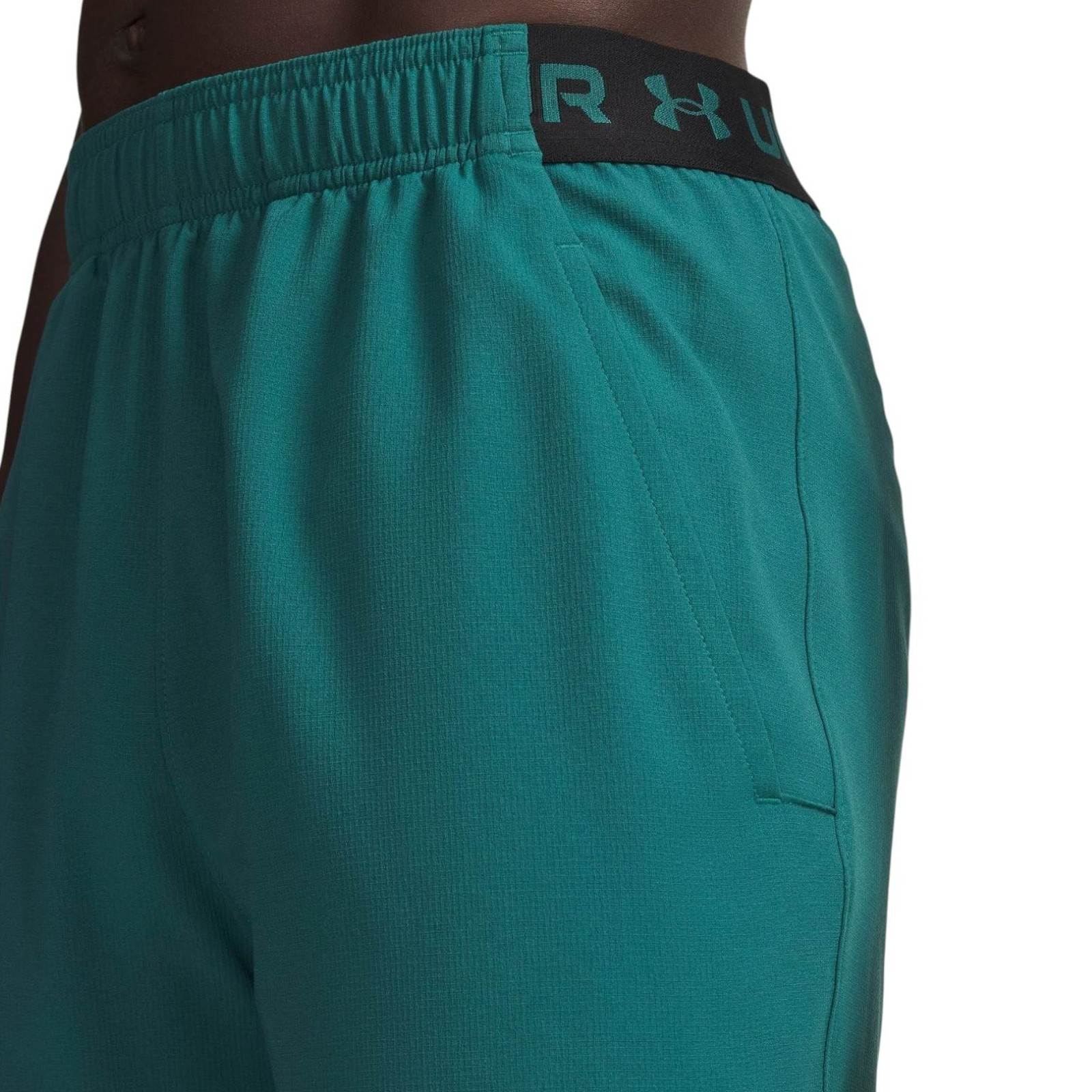 Under Armour Vanish Woven Stretch Mens 6 inch Shorts - Image 3