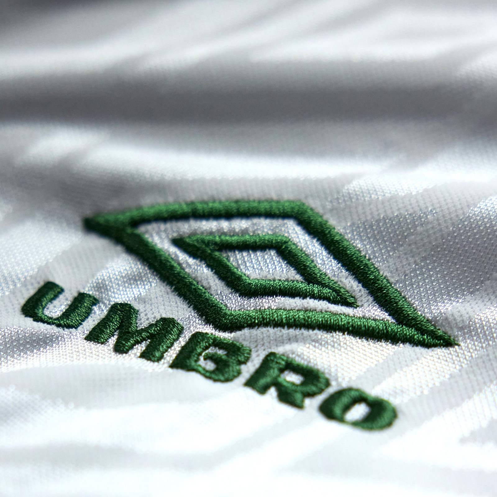 Umbro 17-3 2026 Adults Short Sleeve Football Jersey - Image 6
