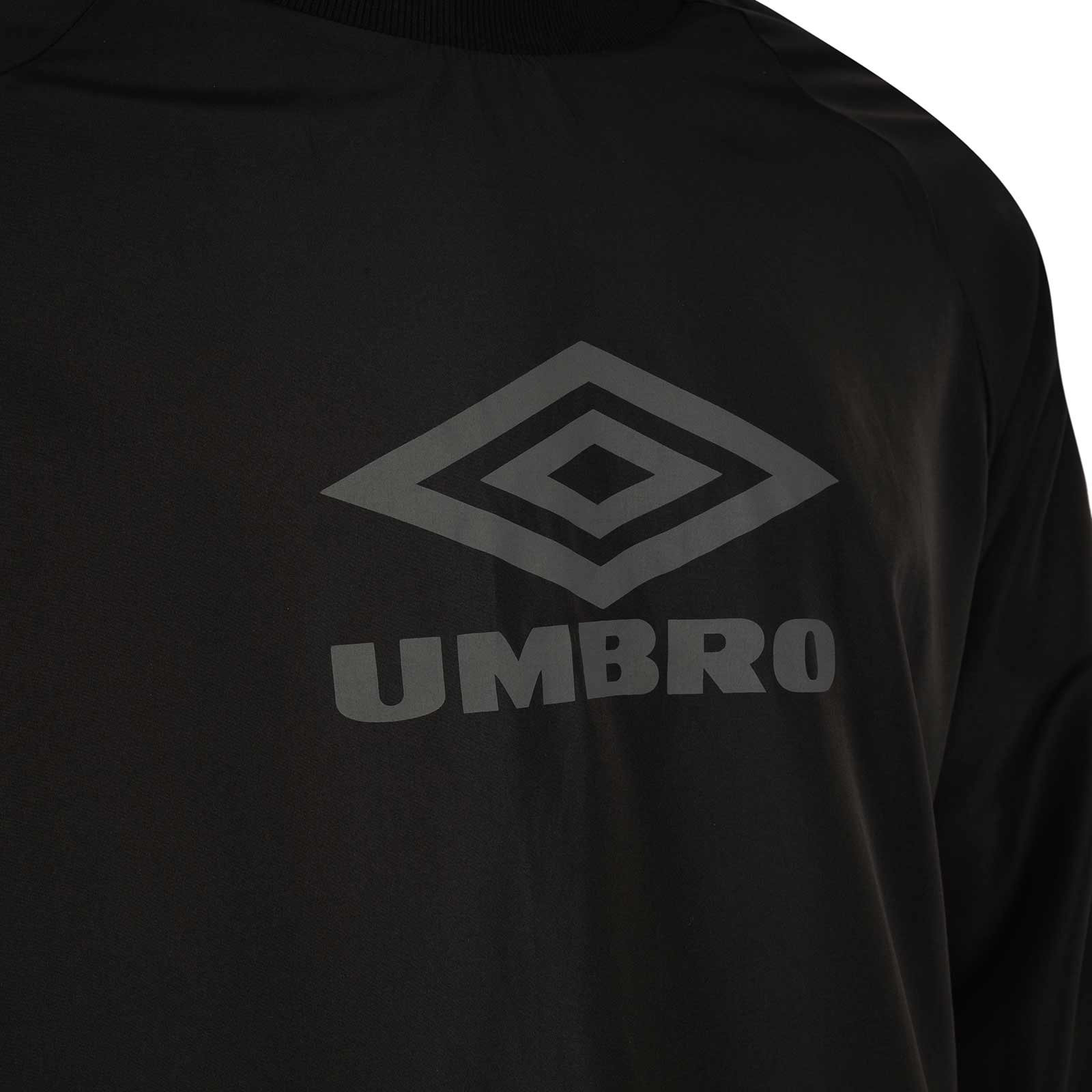 Umbro Relaxed Boxy-Fit Mens Reversible Logo Crew Top - Image 8