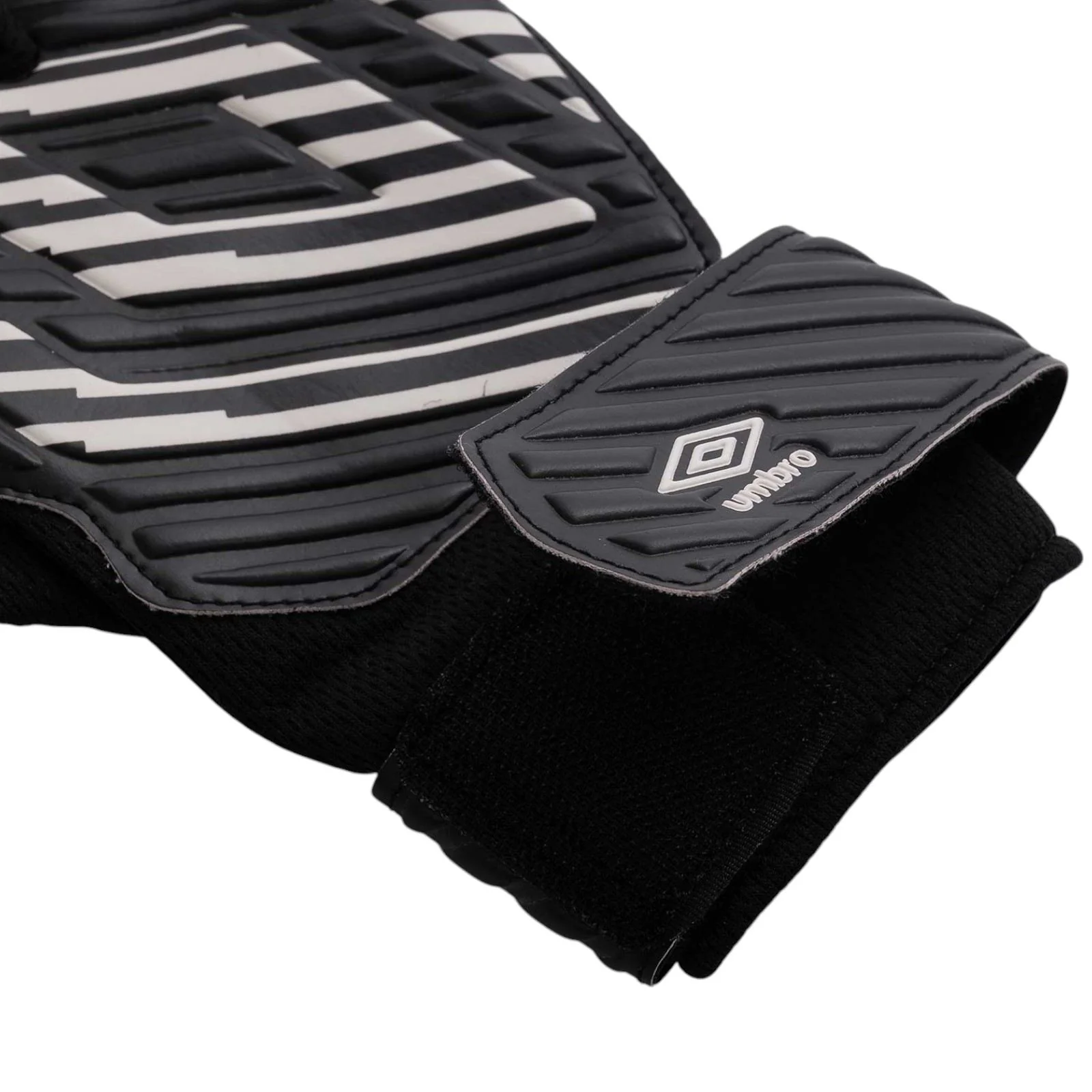Umbro Squadra Football Goalkeeper Gloves - Image 4