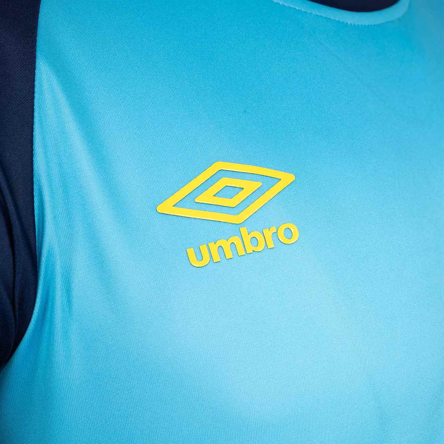 Umbro St Patricks Athletic Football Club 2025 Kids Training Jersey - Image 4