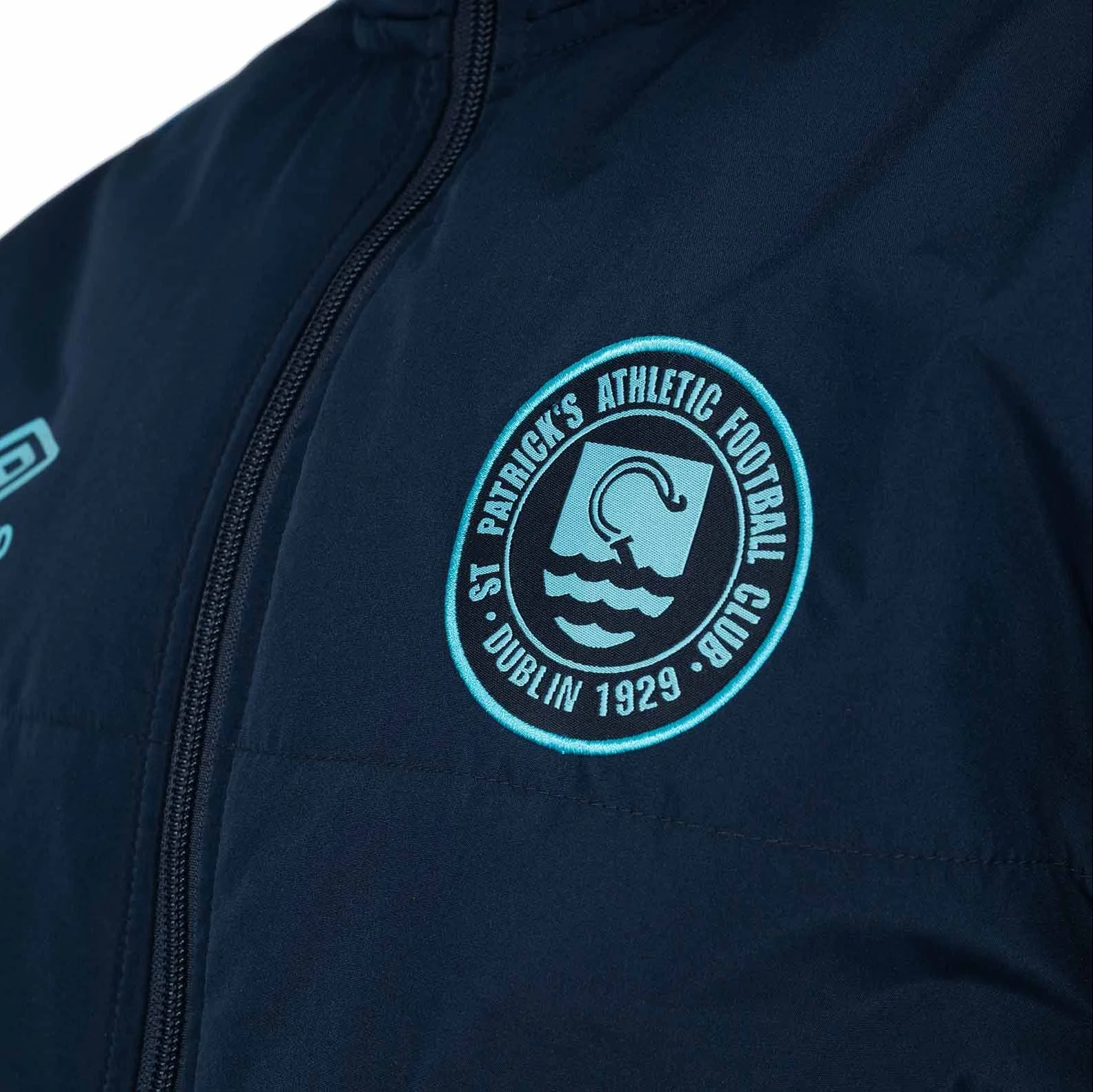 Umbro St Patricks Athletic Football Club 2025 Kids Hybrid Jacket - Image 4