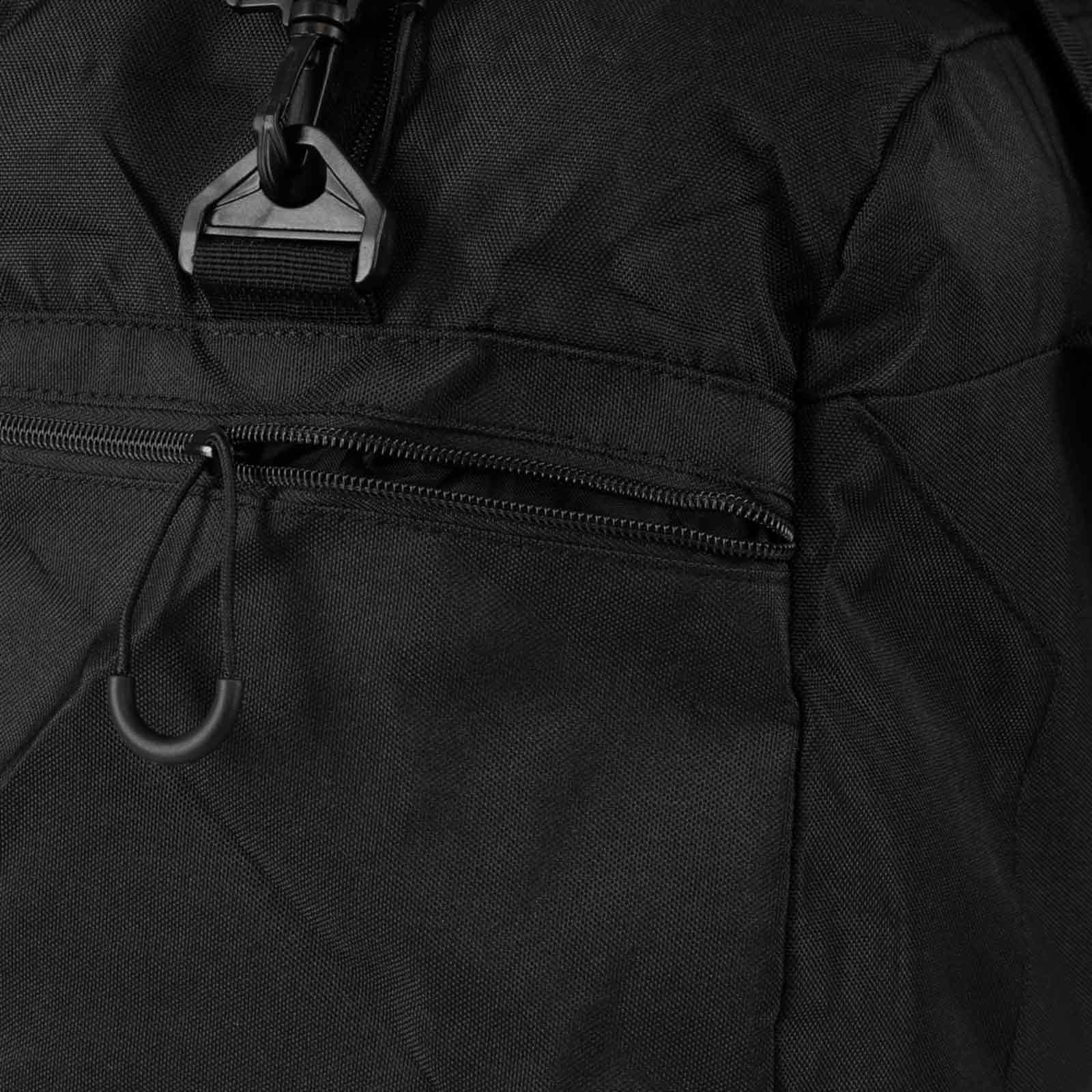 Umbro Trinity Logo Holdall Gym Bag - Small - Image 5