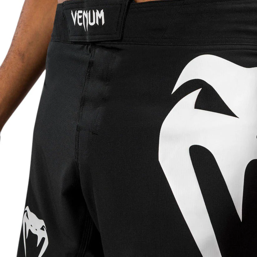 Venum Light 5.0 Fightshort - Image 3