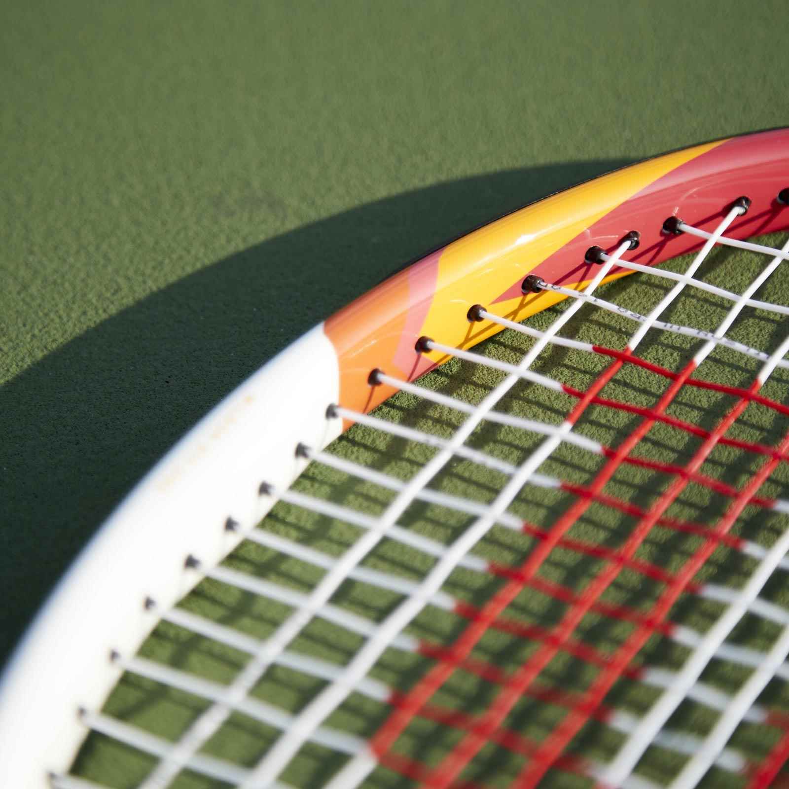 Wilson Six.One Lite 102 Racket - Image 4