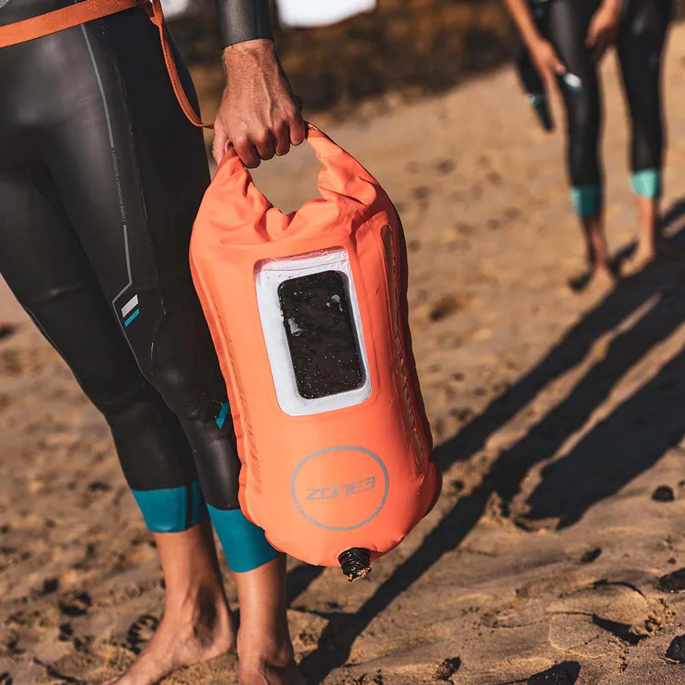 Zone3 Swim LED Light Bouy & Dry Bag 28L - Image 6