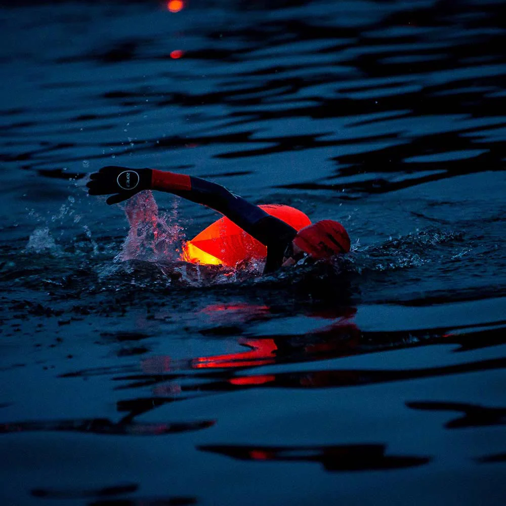 Zone3 Swim LED Light Bouy & Dry Bag 28L - Image 7